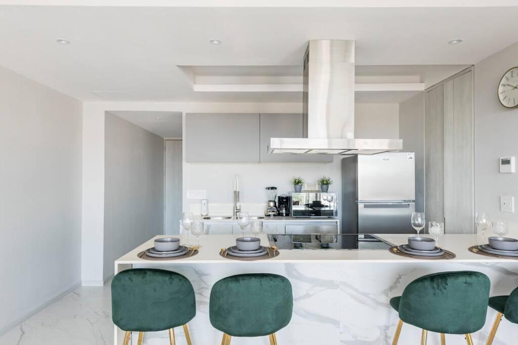 Luxury Condo On The Marina Puerto Vallarta Luaran gambar