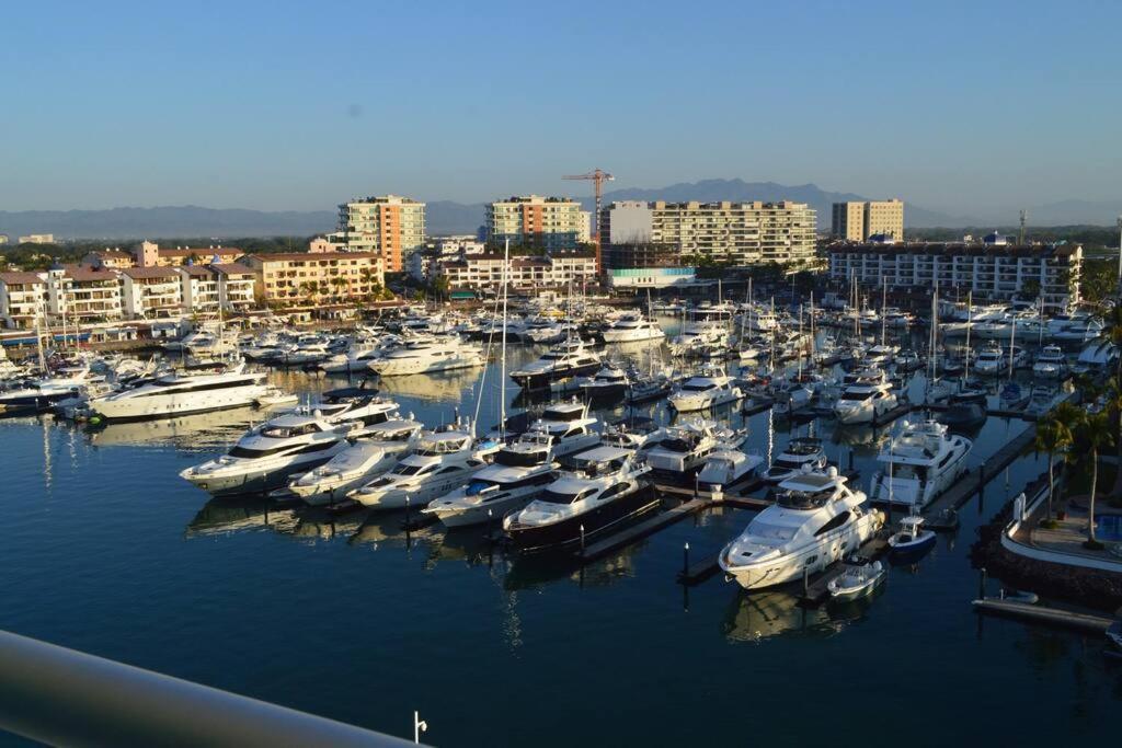 Luxury Condo On The Marina Puerto Vallarta Luaran gambar