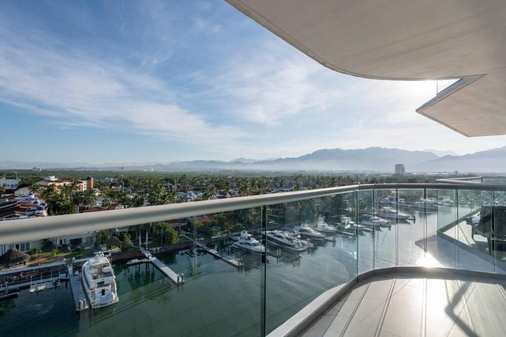 Luxury Condo On The Marina Puerto Vallarta Luaran gambar